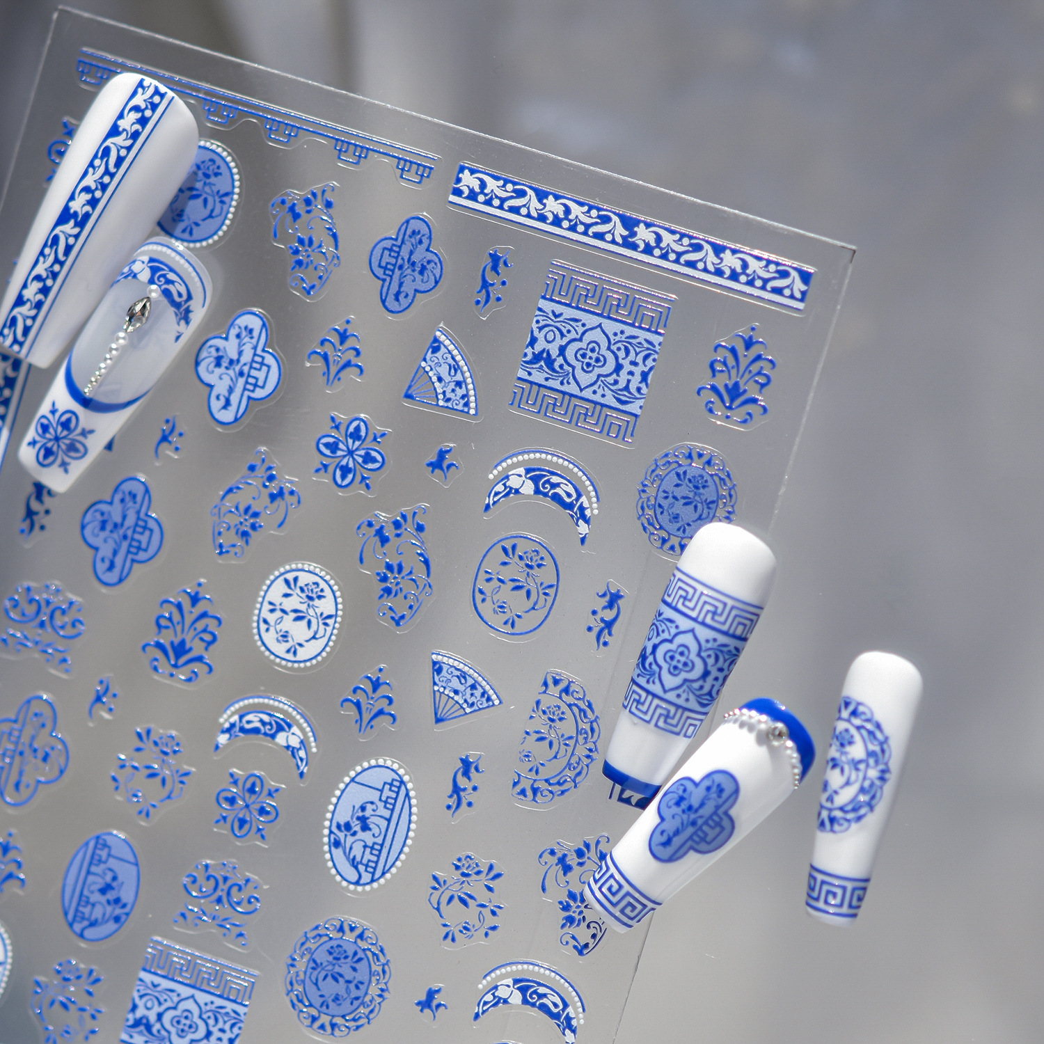 Traceless Blue White Porcelain - Nail Art Van Gogh recensione e prezzo